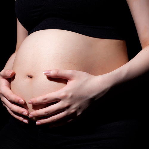 宝宝在肚子里几个月可以做亲子鉴定